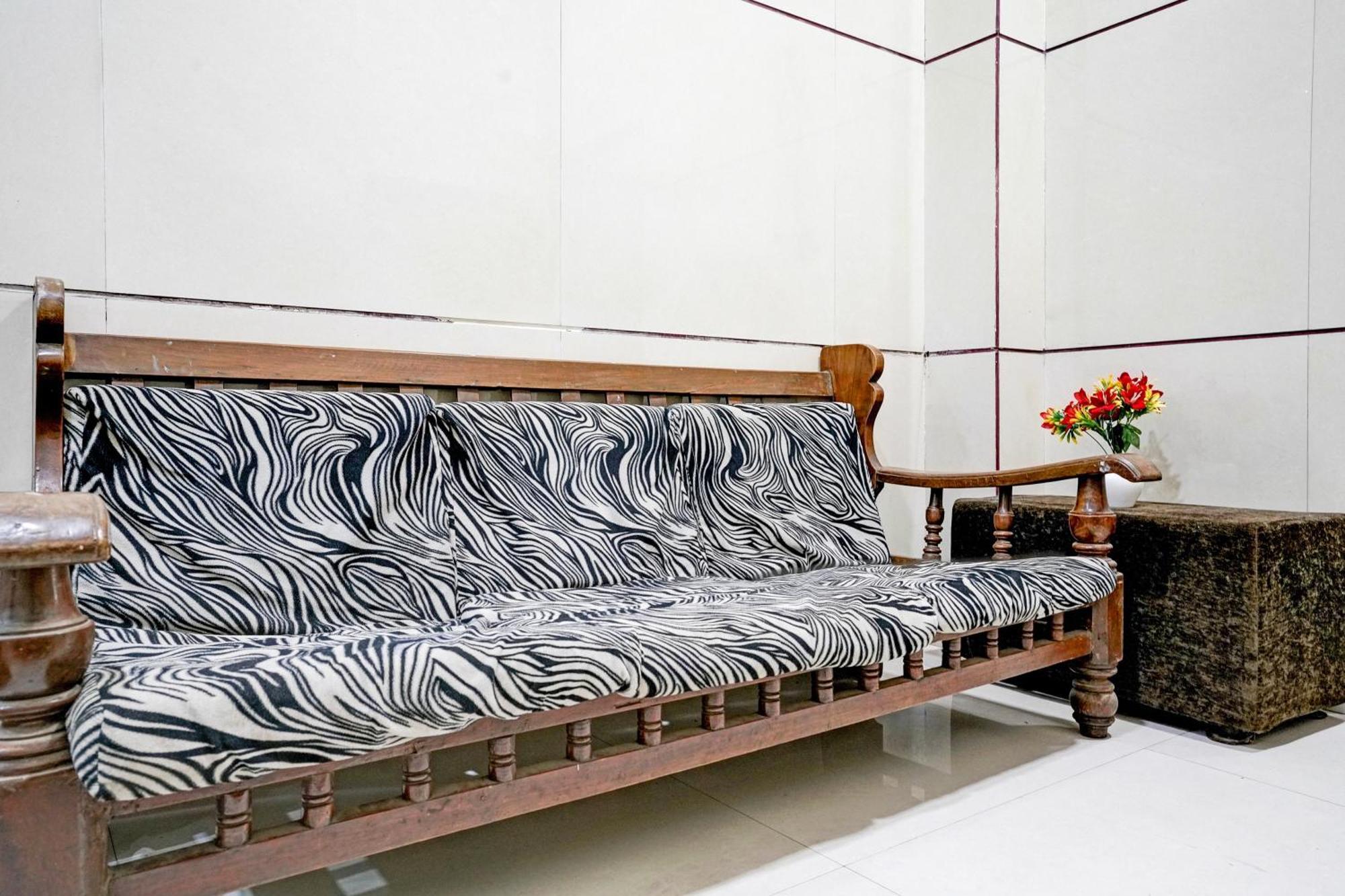 Hotel O Golden Sagar มุมไบ ภายนอก รูปภาพ