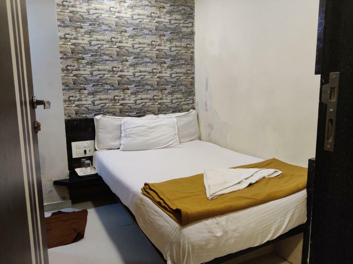 Hotel O Golden Sagar มุมไบ ภายนอก รูปภาพ